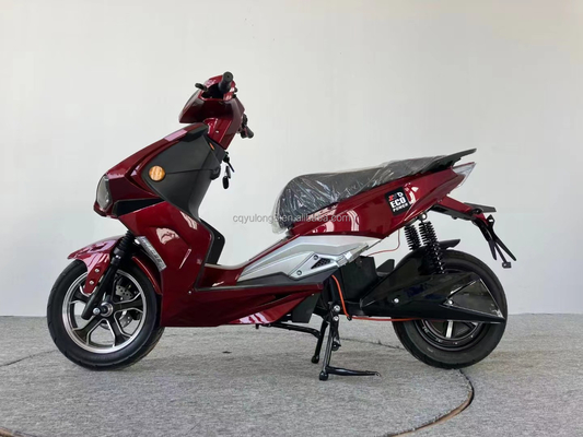 強力な 1500W/2000W モーター 電気モーターサイクル 双ディスクブレーキと12インチタイヤ