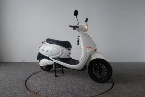 500W/1000W/1500W/2000W ブラシレスモーター エレクトリックスクーター 大人向け 最大速度 40 60km/h