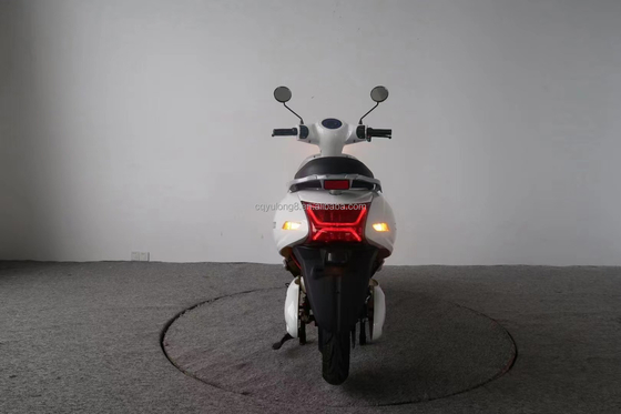 500W/1000W/1500W/2000W ブラシレスモーター エレクトリックスクーター 大人向け 最大速度 40 60km/h